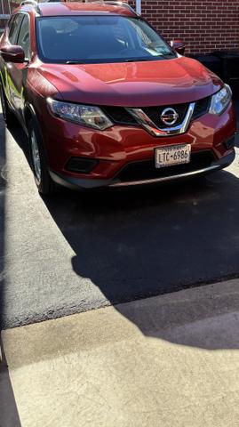 Photo of 2014 Red Nissan Rogue