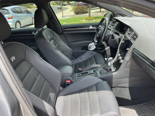 Photo of 2018 Gray Volkswagen Golf R