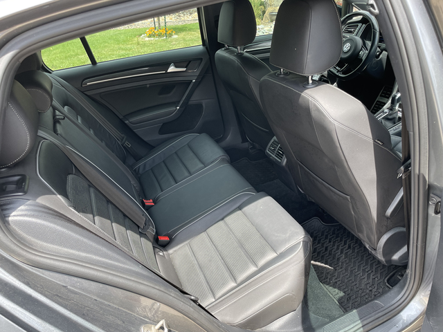 Photo of 2018 Gray Volkswagen Golf R