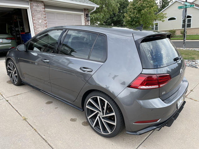Photo of 2018 Gray Volkswagen Golf R
