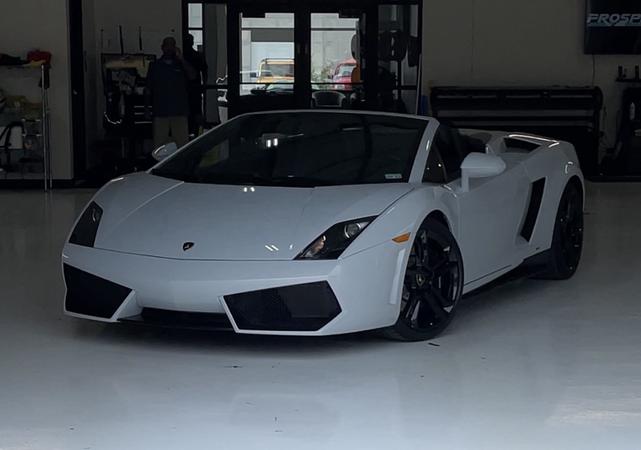 Photo of 2013 White Lamborghini Gallardo