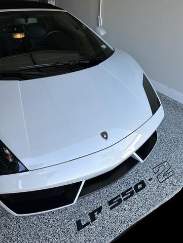 Photo of 2013 White Lamborghini Gallardo