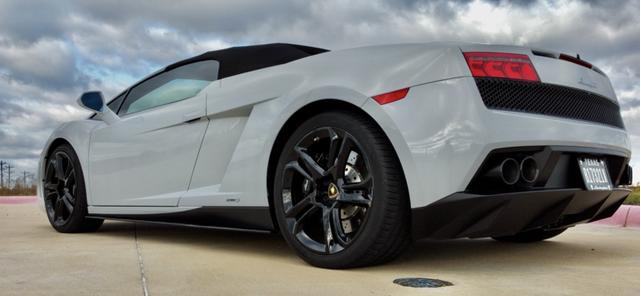 Photo of 2013 White Lamborghini Gallardo