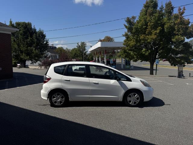 Photo of 2010 White Honda Fit