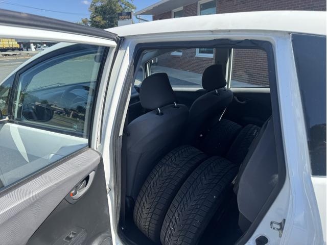 Photo of 2010 White Honda Fit