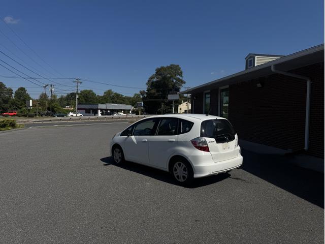 Photo of 2010 White Honda Fit