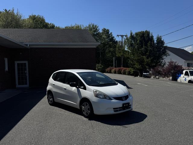 Photo of 2010 White Honda Fit