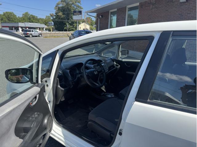 Photo of 2010 White Honda Fit