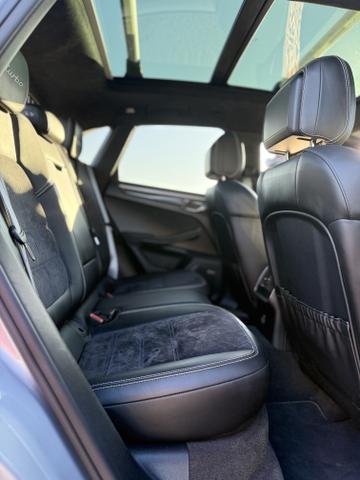 Photo of 2018 Silver Porsche Macan