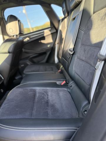 Photo of 2018 Silver Porsche Macan