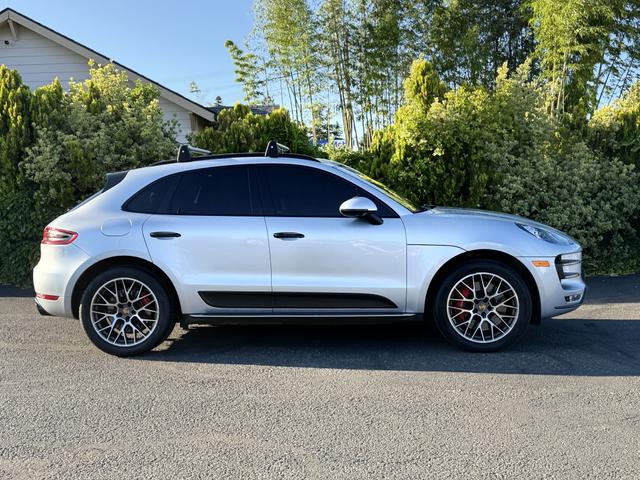 Photo of 2018 Silver Porsche Macan