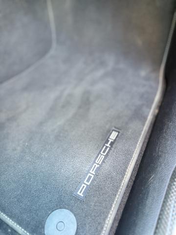 Photo of 2018 Silver Porsche Macan