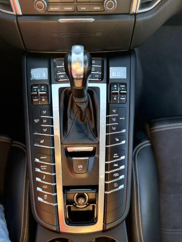 Photo of 2018 Silver Porsche Macan