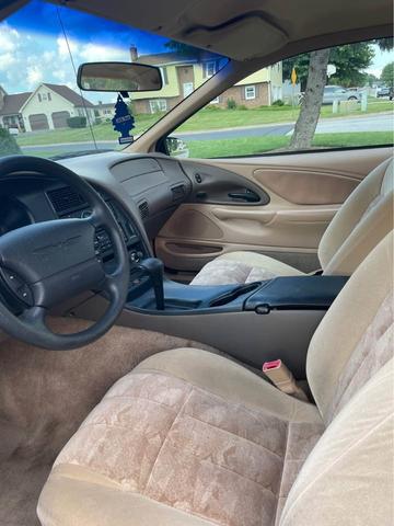 Photo of 1997 Green Ford Thunderbird