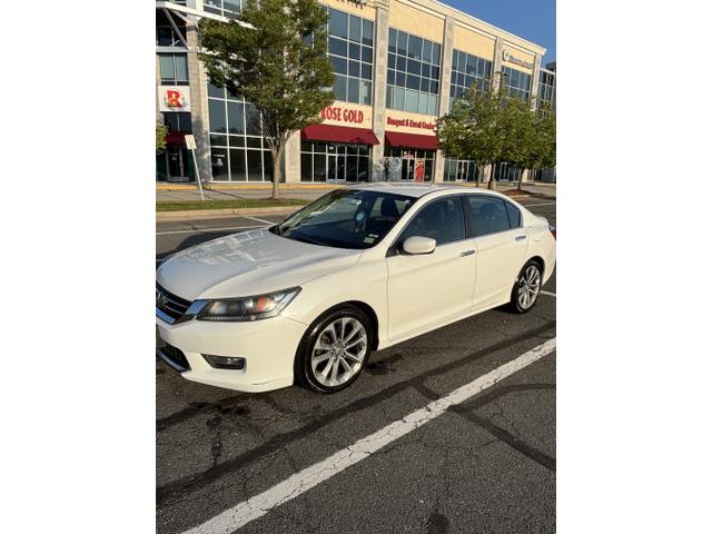 Photo of 2015 White Honda Accord