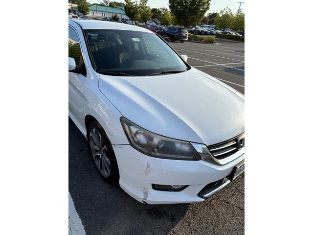 Photo of 2015 White Honda Accord