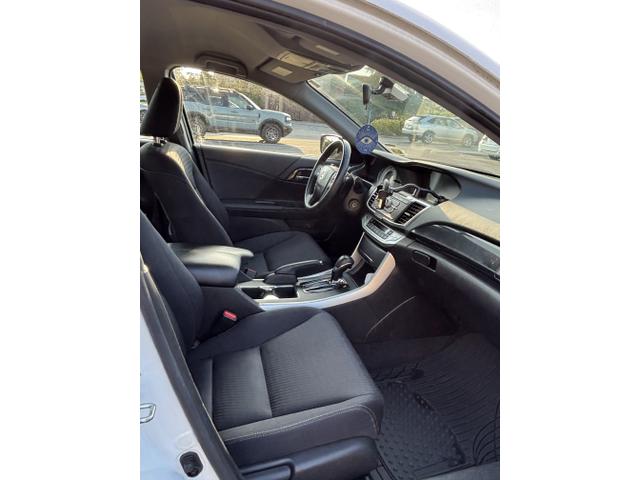 Photo of 2015 White Honda Accord