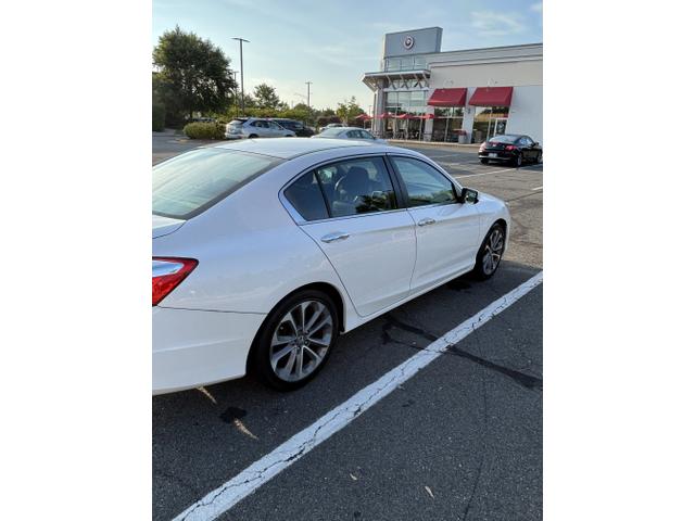 Photo of 2015 White Honda Accord