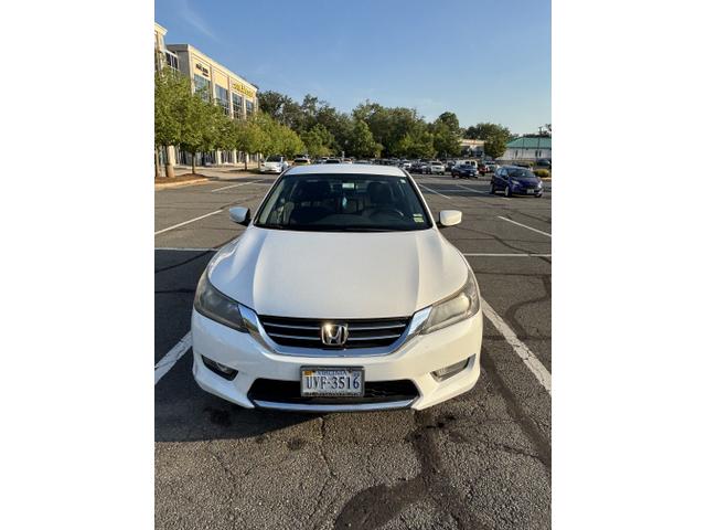 Photo of 2015 White Honda Accord