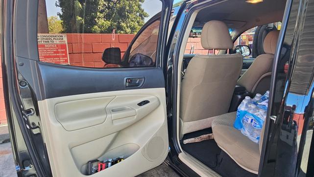 Photo of 2014 Black Toyota Tacoma