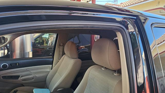 Photo of 2014 Black Toyota Tacoma