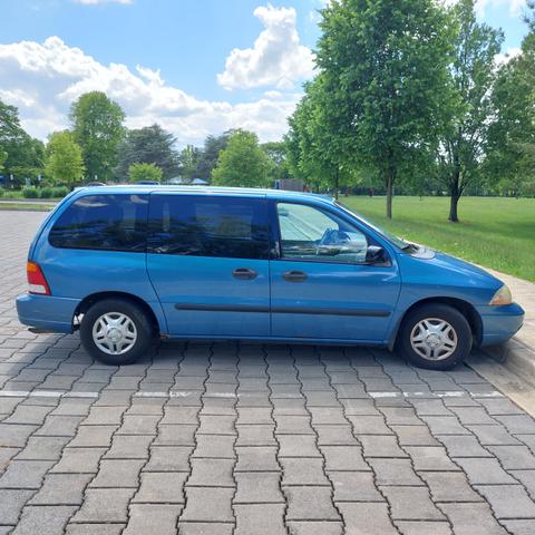 Photo of 2003 Blue Ford Windstar
