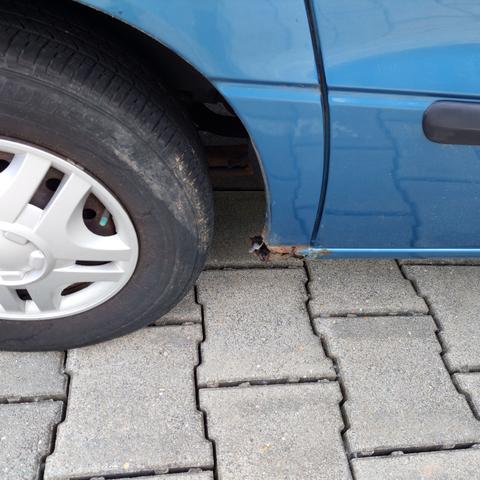 Photo of 2003 Blue Ford Windstar