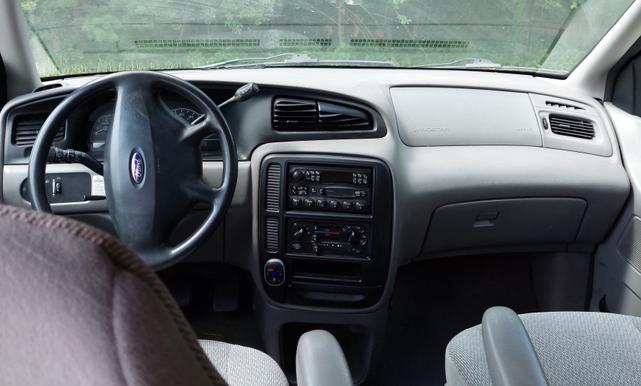 Photo of 2003 Blue Ford Windstar