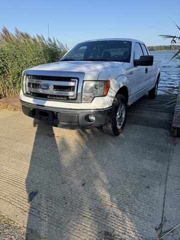 Photo of 2014 White Ford F-150