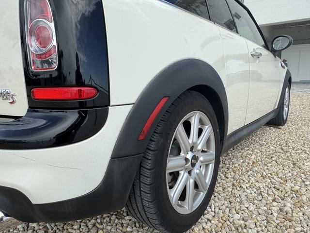 Photo of 2011 White MINI Cooper S Clubman