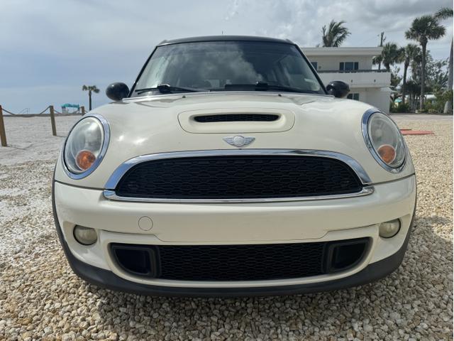 Photo of 2011 White MINI Cooper S Clubman