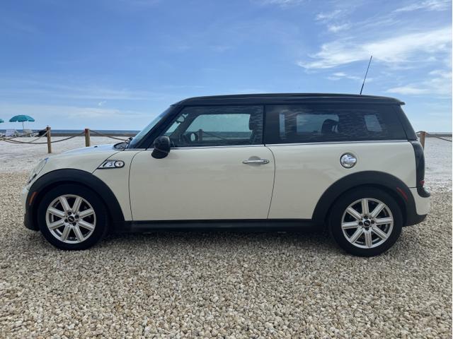 Photo of 2011 White MINI Cooper S Clubman