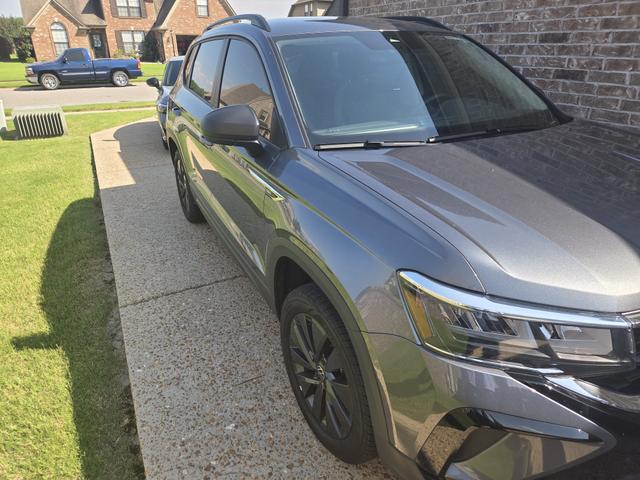 Photo of 2024 Gray Volkswagen Taos