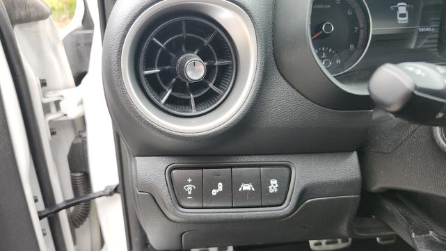 Photo of 2021 White Kia Forte