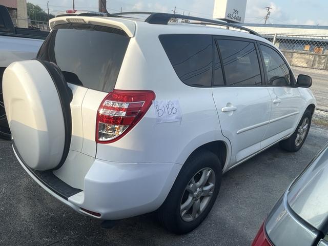 Photo of 2011 White Toyota RAV4