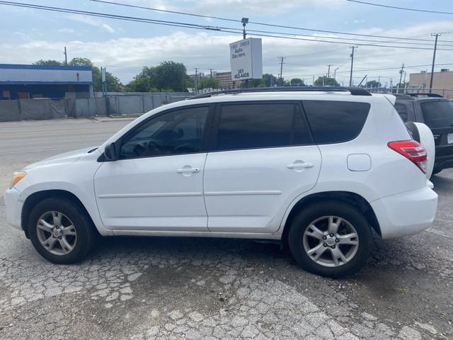 Photo of 2011 White Toyota RAV4