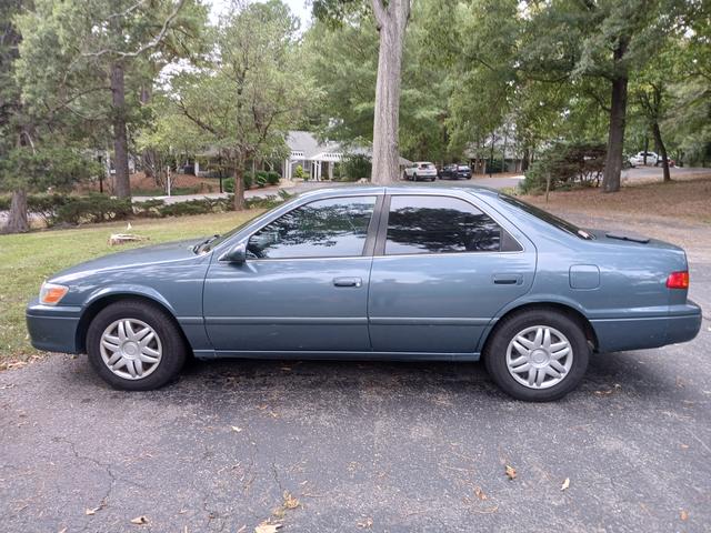 Photo of 2000 Blue Toyota Camry