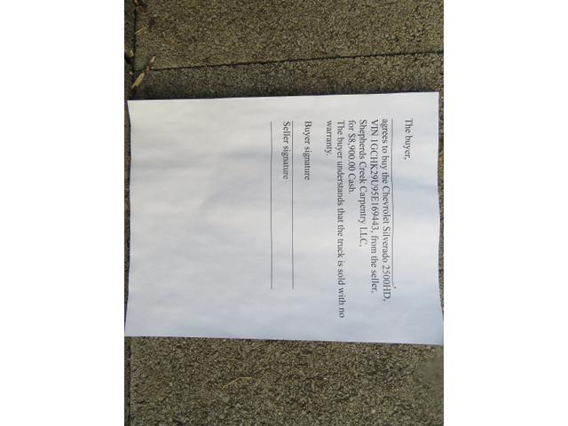 Photo of 2005 White Chevrolet Silverado 2500