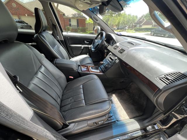 Photo of 2014 Black Volvo XC90