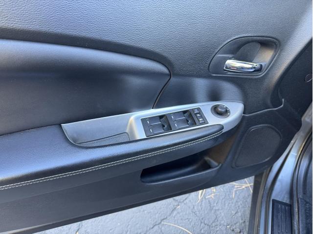 Photo of 2012 Gray Chrysler 200