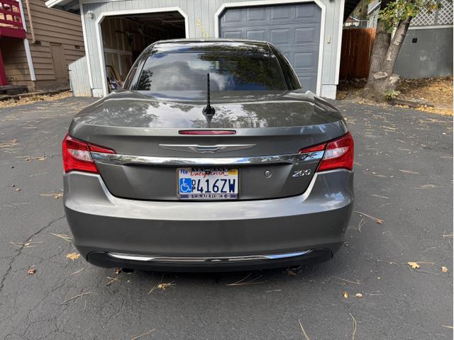 Photo of 2012 Gray Chrysler 200