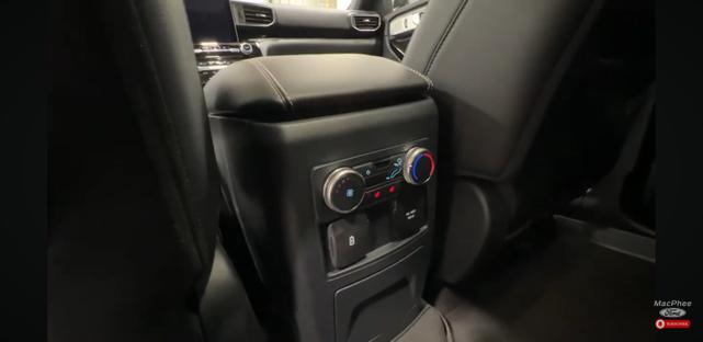 Photo of 2023 Blue Ford Explorer