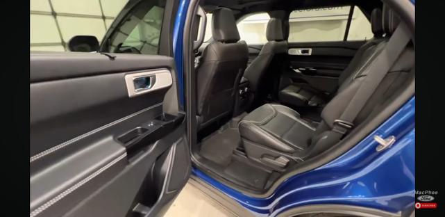Photo of 2023 Blue Ford Explorer
