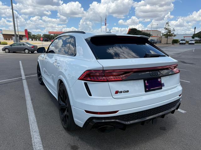 Photo of 2023 White Audi RS Q8