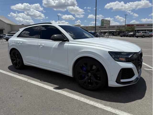 Photo of 2023 White Audi RS Q8