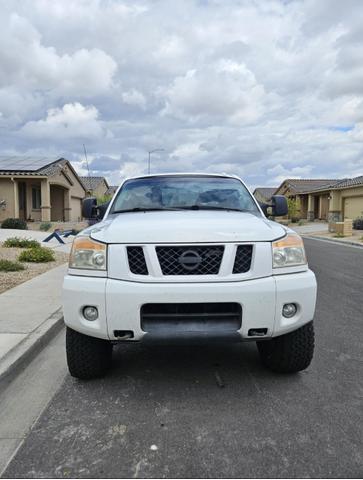 Photo of 2012 White Nissan Titan