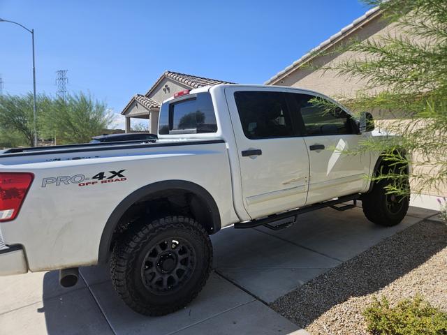 Photo of 2012 White Nissan Titan