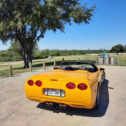 Photo of 2002 Yellow Chevrolet Corvette
