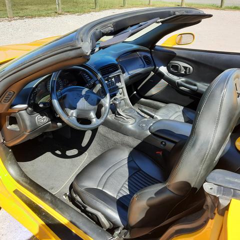 Photo of 2002 Yellow Chevrolet Corvette