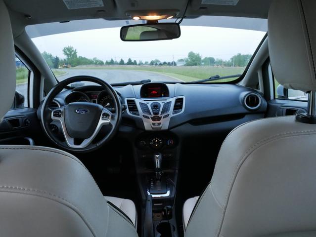 Photo of 2011 White Ford Fiesta